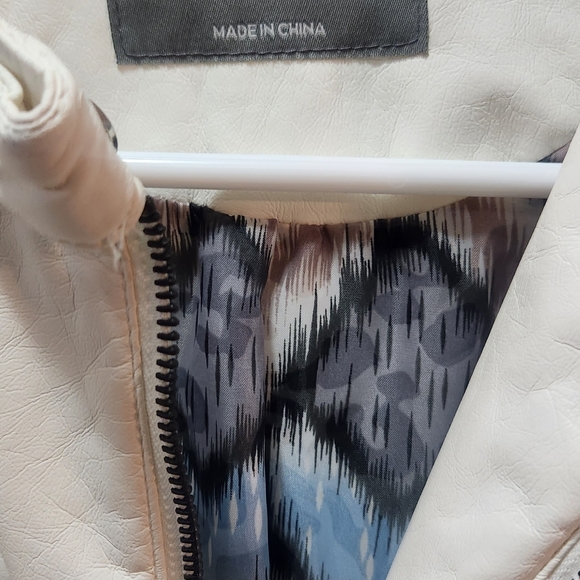 White cream Vanity Size Large jacket - Picture 7 of 12